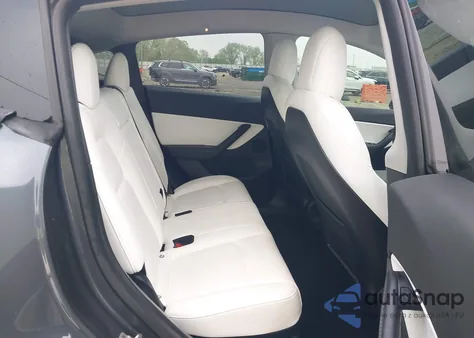 2022 Tesla Model Y Performance Dual Motor All-Wheel Drive z USA, uszkodzony, nr VIN 7SAYGDEF9NF377005